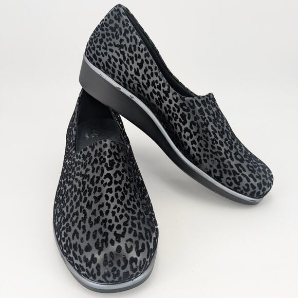 Bliss Slip On Wedge SAS Shoes Black Leopard US Womens 9 Wide Width $149 MSRP - Picture 11 of 11